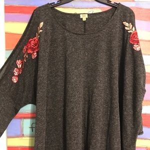 Off-shoulder floral tee